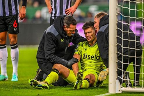 تقارير: نيوكاسل يفقد بوب 5 أشهر.. ودي خيا البديل المحتمل